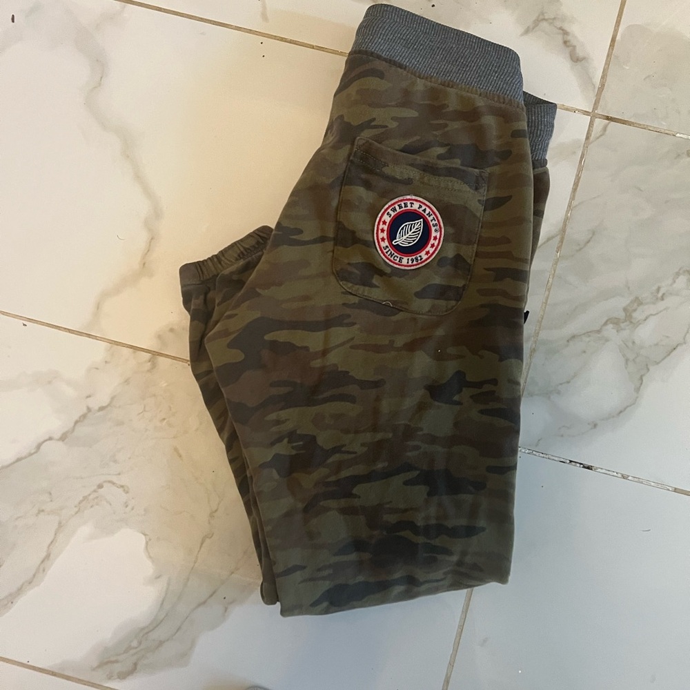 Sweet pea, Trendy Camouflage Ankle Pants